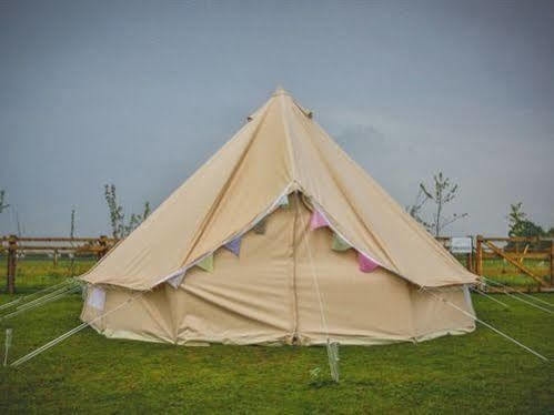 Skipbridge Farm Shepherds Huts Campground Green Hammerton Exterior foto