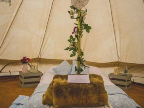 Skipbridge Farm Shepherds Huts Campground Green Hammerton Exterior foto
